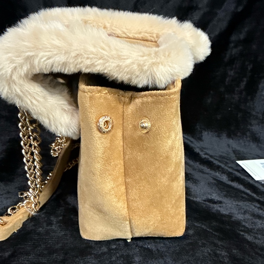 NWT URBAN EXPRESSION FAUX SUEDE WITH FAUX SHERPA TRIM AND GOLD CHAIN🌸 - Picture 4 of 4